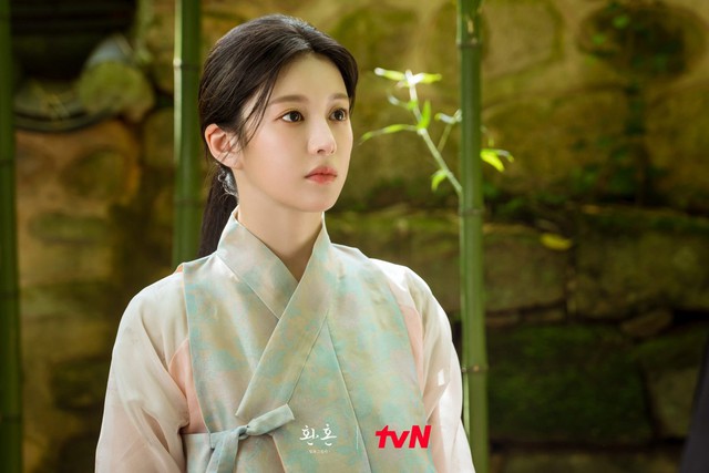 4 vai diễn làm nên sức hút của mỹ nhân Can this love be translated?- Ảnh 3.