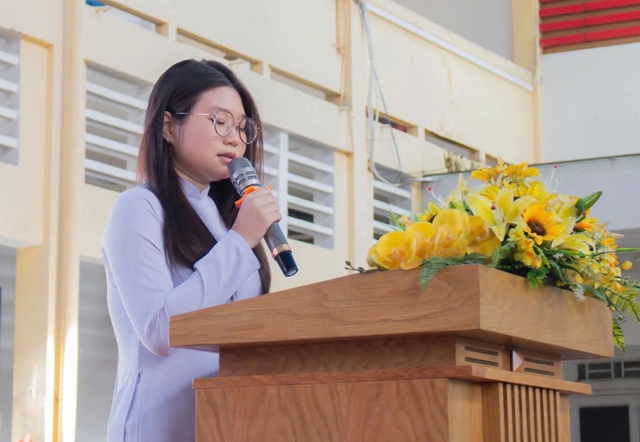 Cô MC của Trường THPT Nguyễn Thị Diệu và bí quyết học văn độc đáo - Ảnh 1.