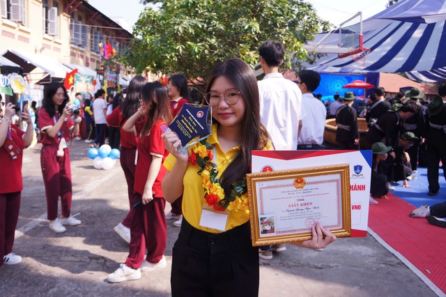 Cô MC của Trường THPT Nguyễn Thị Diệu và bí quyết học văn độc đáo - Ảnh 5.