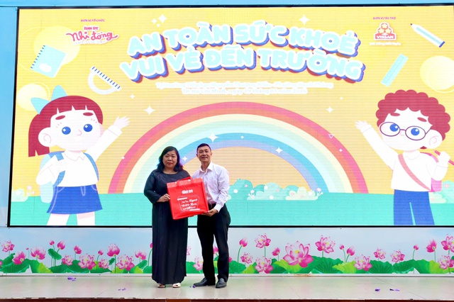 Học trò Trường tiểu học Nguyễn Thượng Hiền thích thú tìm hiểu nhóm chất dinh dưỡng - Ảnh 7.