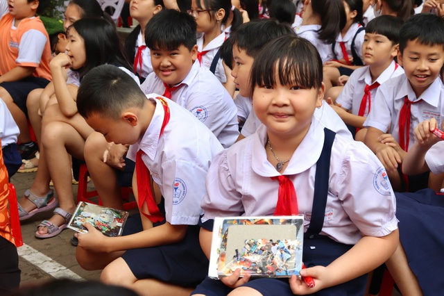 Học trò Trường tiểu học Nguyễn Thượng Hiền thích thú tìm hiểu nhóm chất dinh dưỡng - Ảnh 5.