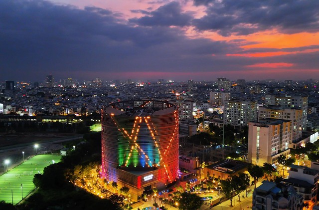 Ho Chi Minh City multi-purpose circus theater lights up during final testing phase- Ảnh 7.