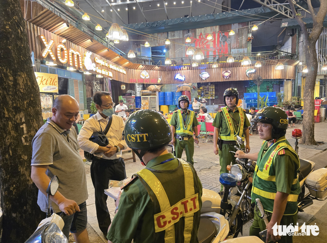 Sidewalk encroachment crackdown intensified on some Ho Chi Minh City streets- Ảnh 7.