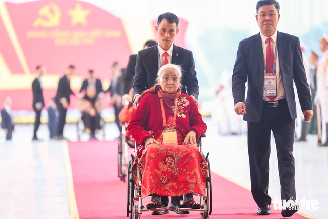 Scenes from Vietnam’s 14th National Party Congress opening - Ảnh 1.