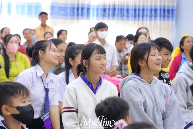 Nhóm Chia sẻ - Sharing đón sinh nhật tuổi 20, mang xuân ấm áp đến với 400 trẻ em Tây Ninh - Ảnh 24.