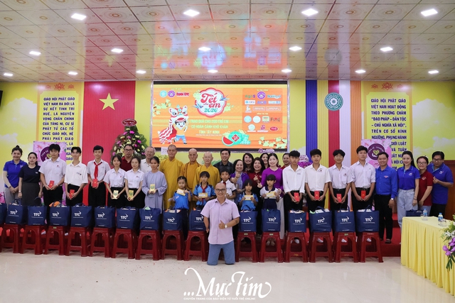 Nhóm Chia sẻ - Sharing đón sinh nhật tuổi 20, mang xuân ấm áp đến với 400 trẻ em Tây Ninh - Ảnh 1.