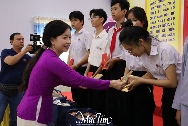 Nhóm Chia sẻ - Sharing đón sinh nhật tuổi 20, mang xuân ấm áp đến với 400 trẻ em Tây Ninh - Ảnh 4.