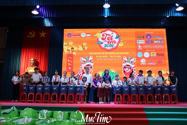 Nhóm Chia sẻ - Sharing đón sinh nhật tuổi 20, mang xuân ấm áp đến với 400 trẻ em Tây Ninh - Ảnh 10.