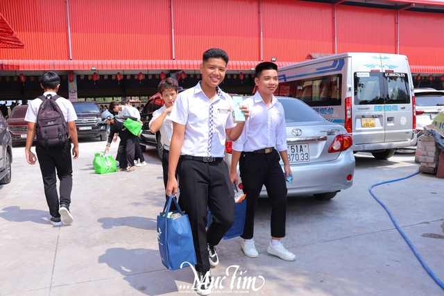 Nhóm Chia sẻ - Sharing đón sinh nhật tuổi 20, mang xuân ấm áp đến với 400 trẻ em Tây Ninh - Ảnh 19.