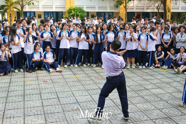 Giờ ra chơi nói không với điện thoại ở Trường THPT Bình Phú- Ảnh 3.