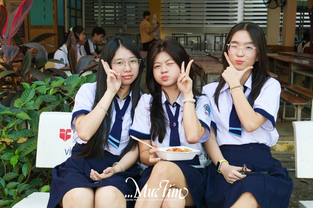 Giờ ra chơi nói không với điện thoại ở Trường THPT Bình Phú- Ảnh 11.