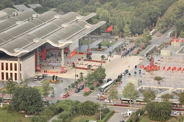 Snipers, police dogs deployed to safeguard Vietnam’s 14th National Party Congress- Ảnh 5. Snipers, police dogs deployed to safeguard Vietnam’s 14th National Party Congress- Ảnh 5.