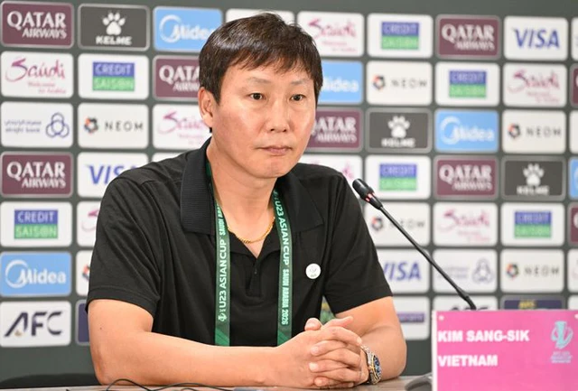 Vietnam coach Kim apologizes, takes responsibility after U23 Asian Cup semifinal loss - Ảnh 1.