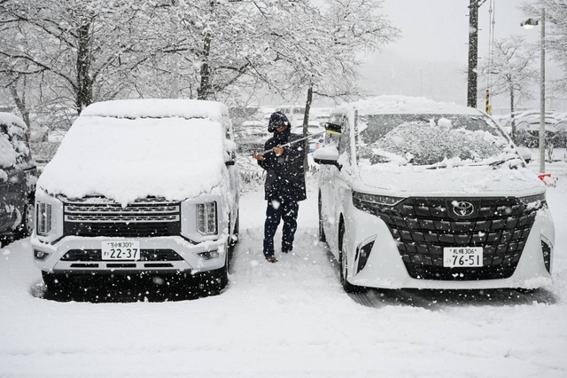 4 die, 26 injured in heavy snow in Japan- Ảnh 1.