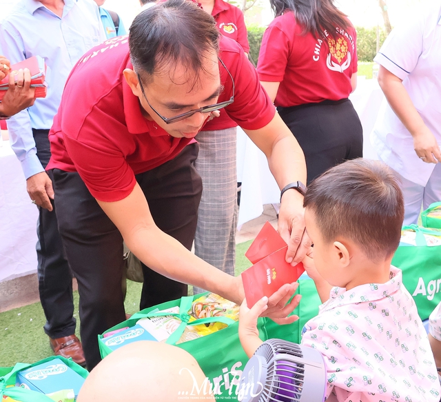 Mùa Tết ấm áp của các 'chiến binh nhí' tại bệnh viện Ung bướu TP.HCM - Ảnh 17.