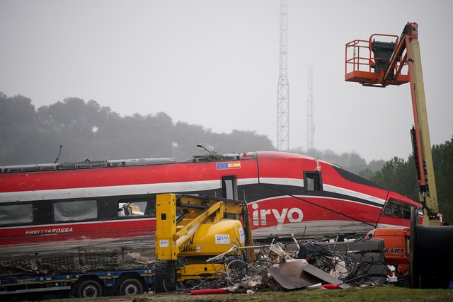 Spain's deadly rail accidents prompt maintenance investment debate - Ảnh 5.