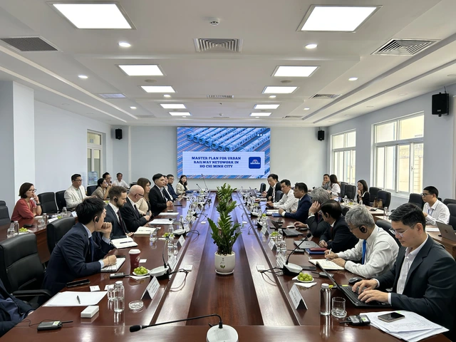 UK delegation shares urban rail expertise with Vietnam - Ảnh 1.