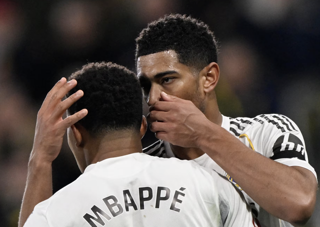 Mbappe double powers Real Madrid past Villarreal to top of LaLiga - Ảnh 2.