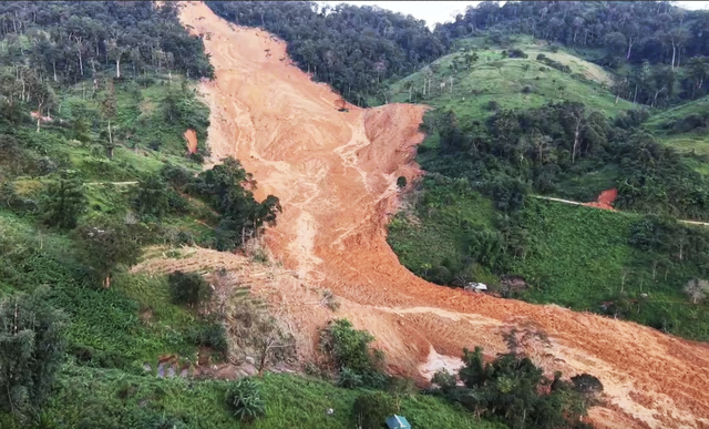 Da Nang declares disaster emergency in mountainous areas as landslide risks persist after flood season- Ảnh 1.