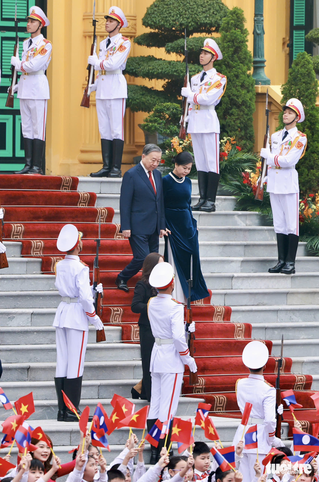 Vietnam’s Party chief To Lam chairs welcome ceremony for top Lao leader
- Ảnh 2.