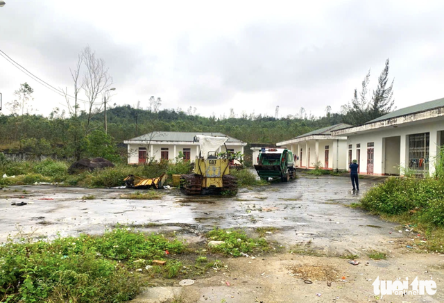 Overflowing landfill forces suspension of waste intake in Vietnam province
- Ảnh 2.