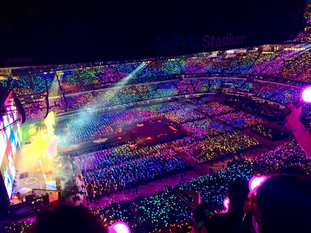 Cuộc đua nghẹt thở của fan toàn cầu trong cuộc chiến giành vé concert BTS- Ảnh 2. Cuộc đua nghẹt thở của fan toàn cầu trong cuộc chiến giành vé concert BTS- Ảnh 2.