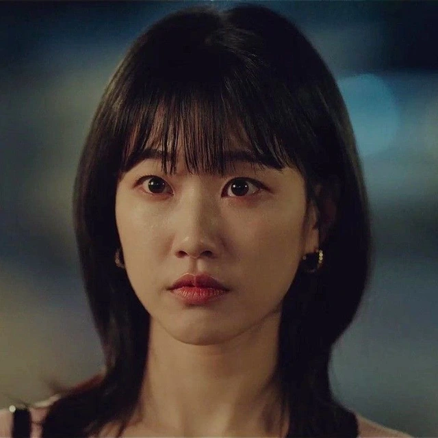 Những vai diễn đậm chất 'nắng xuân' của nàng thư ký khó đoán trong Undercover Miss Hong- Ảnh 4. Những vai diễn đậm chất 'nắng xuân' của nàng thư ký khó đoán trong Undercover Miss Hong- Ảnh 4.