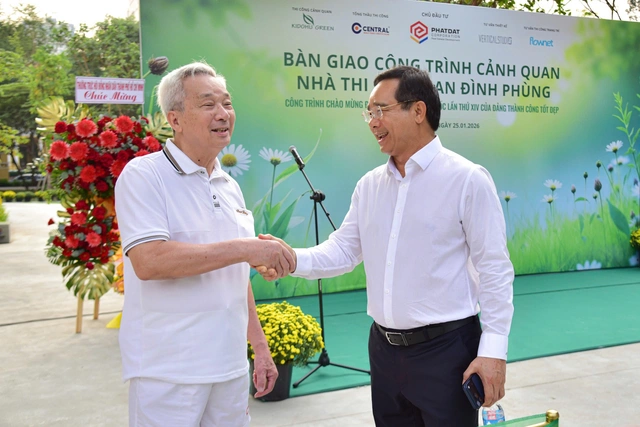 Temporary park in downtown Ho Chi Minh City handed over to serve Lunar New Year holiday- Ảnh 2. Temporary park in downtown Ho Chi Minh City handed over to serve Lunar New Year holiday- Ảnh 2.