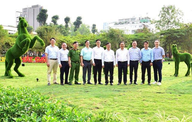 Temporary park in downtown Ho Chi Minh City handed over to serve Lunar New Year holiday- Ảnh 1. Temporary park in downtown Ho Chi Minh City handed over to serve Lunar New Year holiday- Ảnh 1.