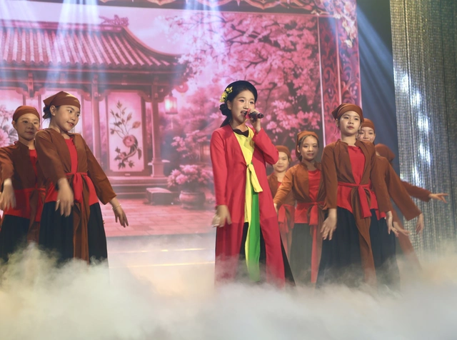 Hành trình theo đuổi nhạc dân tộc của nữ sinh Trường THCS Gò Vấp- Ảnh 2. Hành trình theo đuổi nhạc dân tộc của nữ sinh Trường THCS Gò Vấp- Ảnh 2.