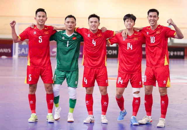Futsal Việt Nam thắng nghẹt thở Kuwait trong ngày ra quân- Ảnh 1.