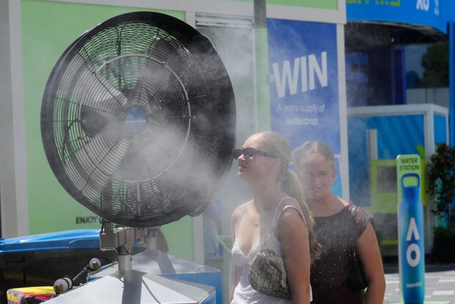 Australia swelters in a record heat wave as temperatures near 50 C- Ảnh 2. Australia swelters in a record heat wave as temperatures near 50 C- Ảnh 2.