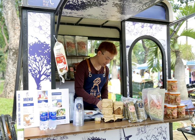 Thưởng thức các món ngon tại lễ hội Sống xanh - Ẩm thực chay - Ảnh 5.