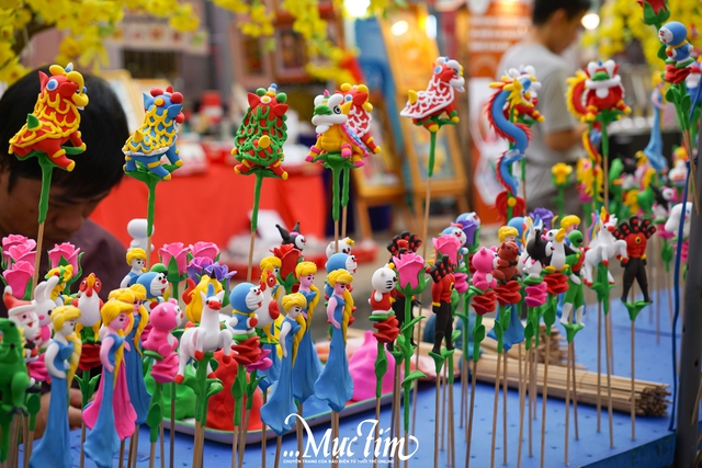 Check-in con đường mai vàng, bức tường heo đất tại lễ hội Tết Việt phường Thủ Đức- Ảnh 8. Check-in con đường mai vàng, bức tường heo đất tại lễ hội Tết Việt phường Thủ Đức- Ảnh 8.