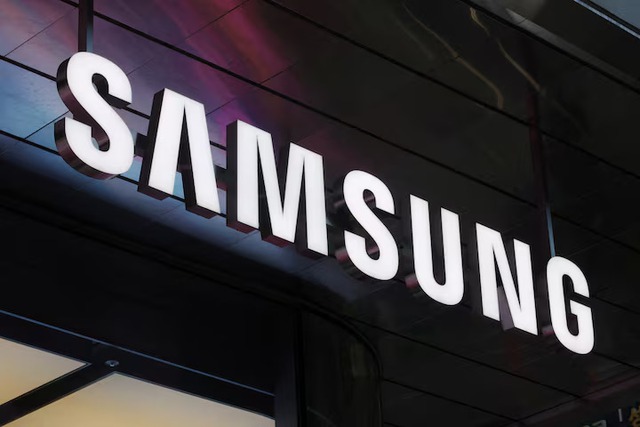 Samsung sees acute chip shortage persisting, warns of mobiles headwind after profit triples - Ảnh 1. Samsung sees acute chip shortage persisting, warns of mobiles headwind after profit triples - Ảnh 1.