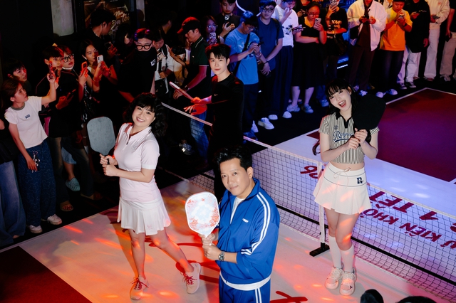 Áp lực của Anh Tú Atus khi đóng phim Tết Nhà ba tôi một phòng?- Ảnh 8. Áp lực của Anh Tú Atus khi đóng phim Tết Nhà ba tôi một phòng?- Ảnh 8.