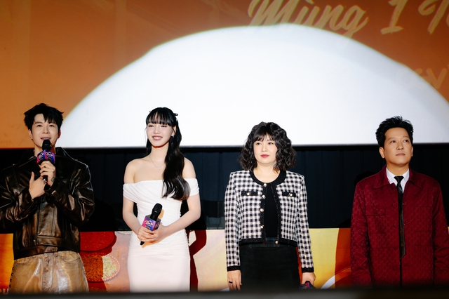 Áp lực của Anh Tú Atus khi đóng phim Tết Nhà ba tôi một phòng?- Ảnh 6. Áp lực của Anh Tú Atus khi đóng phim Tết Nhà ba tôi một phòng?- Ảnh 6.