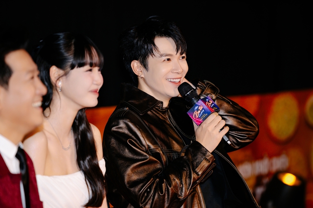 Áp lực của Anh Tú Atus khi đóng phim Tết Nhà ba tôi một phòng?- Ảnh 3. Áp lực của Anh Tú Atus khi đóng phim Tết Nhà ba tôi một phòng?- Ảnh 3.