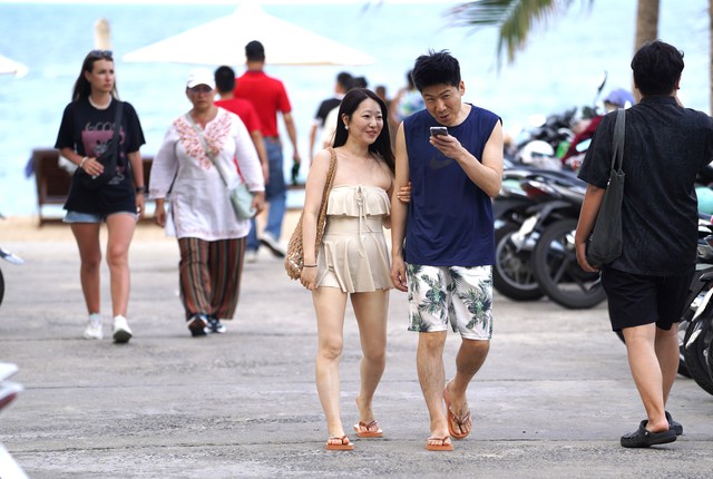 Tourist arrivals surge in Vietnam’s Nha Trang during New Year holiday - Ảnh 1.