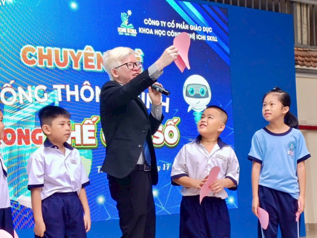 Hành trình vượt định kiến của thầy giáo mắc chứng bạch tạng- Ảnh 5.