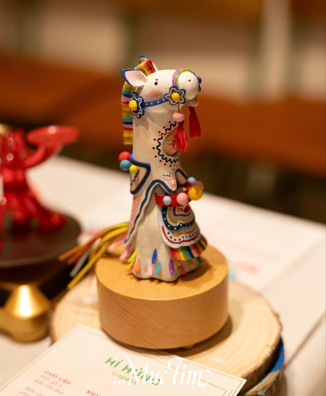 Triển lãm ‘Ngựa ngựa đầu năm’: Khi linh vật Tết Bính Ngọ được kể bằng đôi tay bạn trẻ - Ảnh 5.