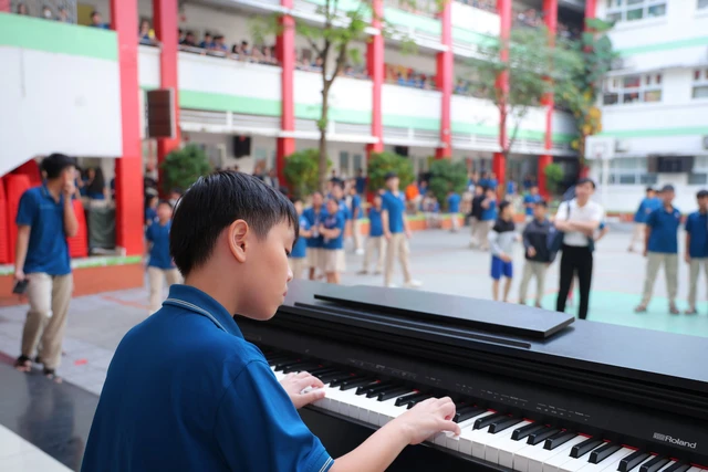 Giờ chơi du dương tiếng piano của teen Trường TH – THCS – THPT Trí Đức - Ảnh 1.