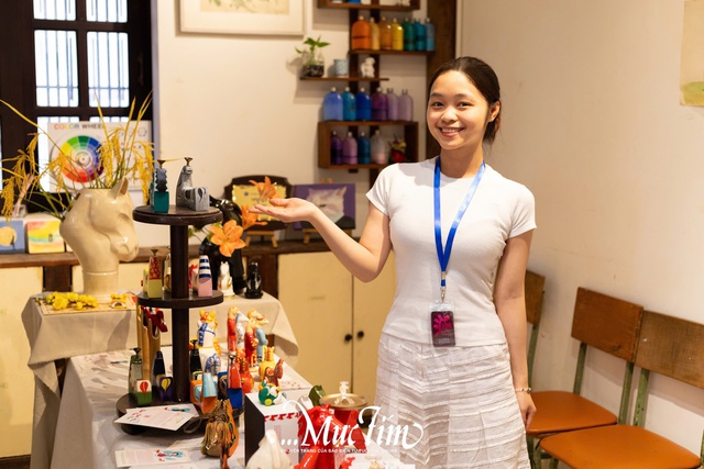 Triển lãm ‘Ngựa ngựa đầu năm’: Khi linh vật Tết Bính Ngọ được kể bằng đôi tay bạn trẻ - Ảnh 23.