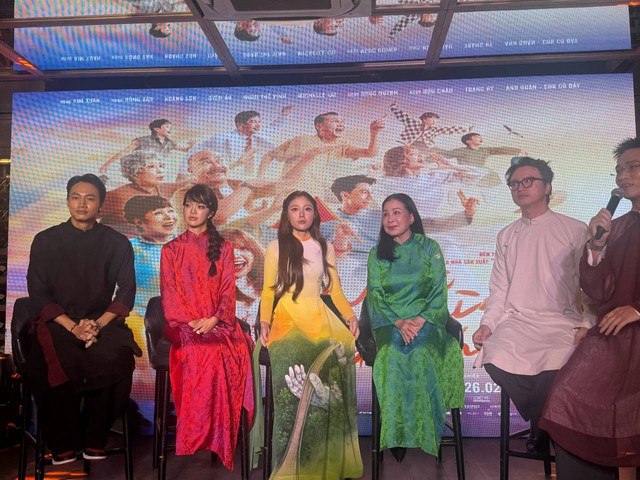 Vì sao Uyển Ân lại ‘khóc hết sức bình sinh’ trong phim Nhà mình đi thôi?- Ảnh 1.