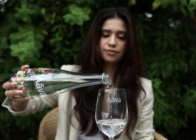 India's wealthy embrace a new luxury symbol: water  - Ảnh 1.