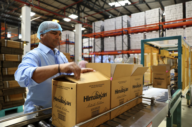 India's wealthy embrace a new luxury symbol: water  - Ảnh 2.