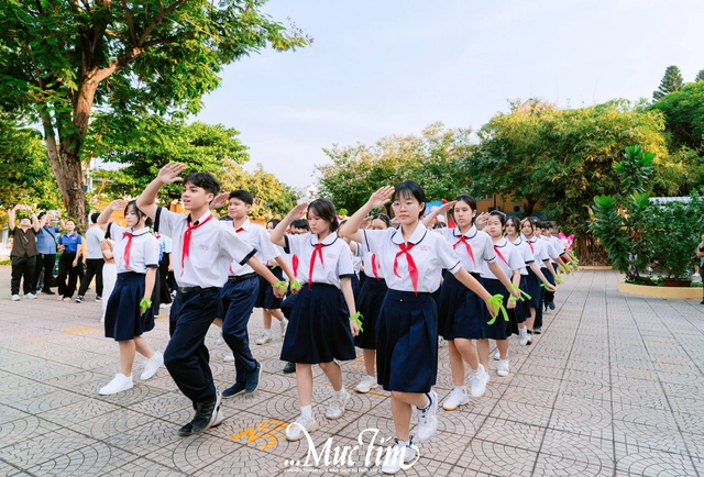 Bùng nổ cảm xúc tại Hội thi nghi thức Đội cụm 4 năm học 2025 - 2026- Ảnh 9. Bùng nổ cảm xúc tại Hội thi nghi thức Đội cụm 4 năm học 2025 - 2026- Ảnh 9.