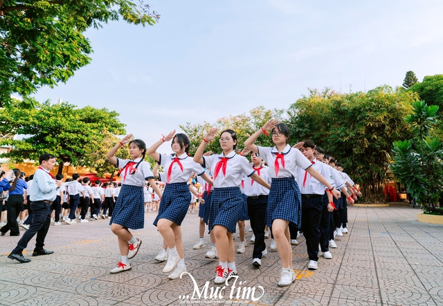 Bùng nổ cảm xúc tại Hội thi nghi thức Đội cụm 4 năm học 2025 - 2026- Ảnh 11. Bùng nổ cảm xúc tại Hội thi nghi thức Đội cụm 4 năm học 2025 - 2026- Ảnh 11.