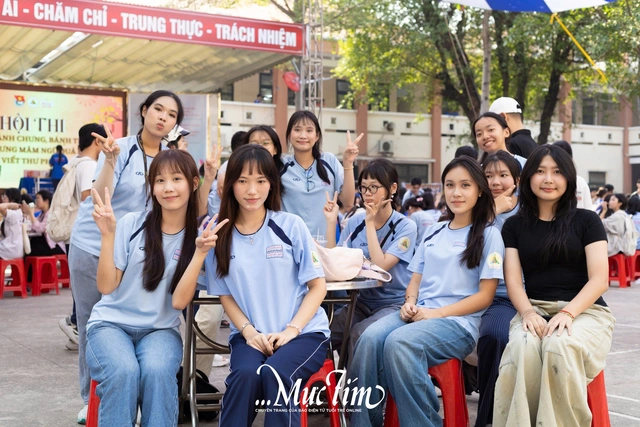 ‘Đầu bếp học trò’ Trường THPT Nguyễn Hữu Huân rộn rã làm món ăn truyền thống đón Tết - Ảnh 26.