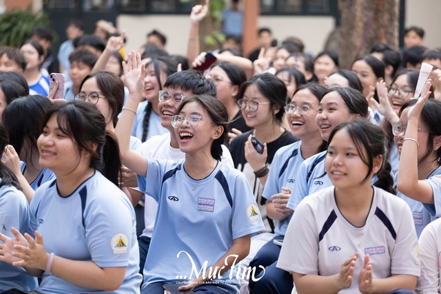 Trường THPT Nguyễn Hữu Huân lần đầu tổ chức sân chơi tìm kiếm hoa khôi, nam vương- Ảnh 7.